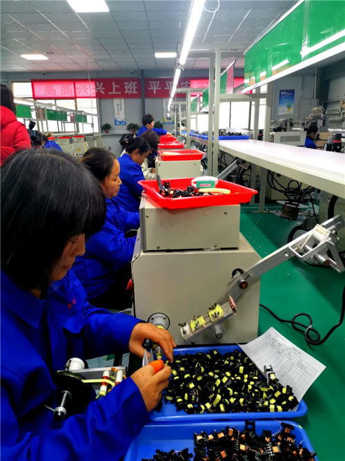 陜西眉縣 家門口建起了電子廠 村民們足不出戶圓了 就業夢