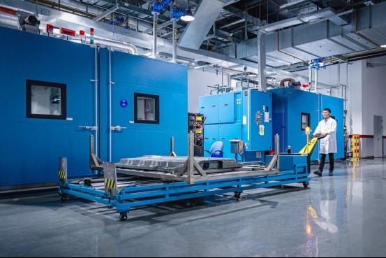 上汽通用電池工廠奧特能超級工廠投產 主流車企加速賽道轉換